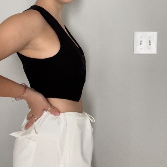 Black Cropped 3 Button Vest - Picture 2 of 3